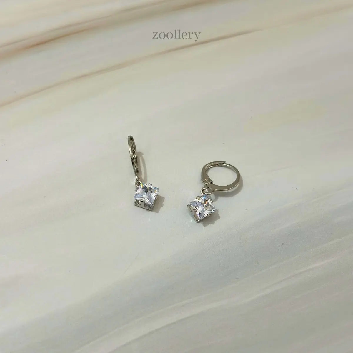 Glimmer Cube Charm (SIlver)