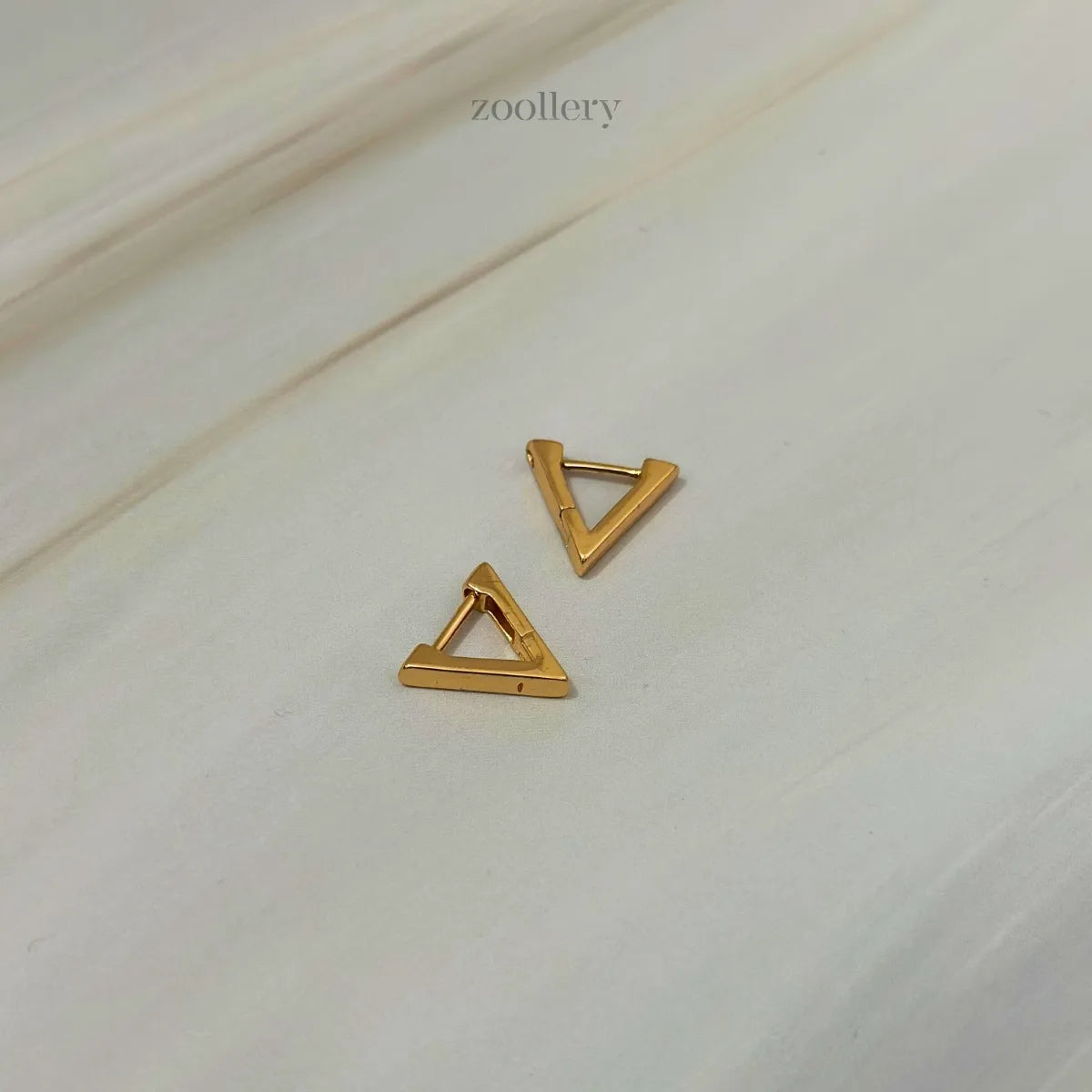 Acute Chic Earrings (Champagne Gold)