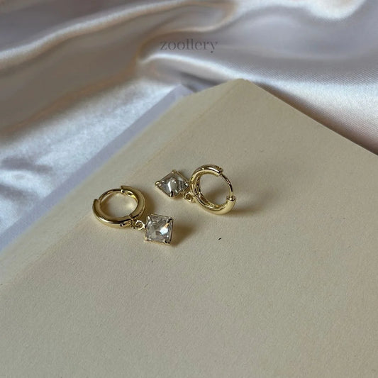 Crystal Dangle Earrings (Gold)