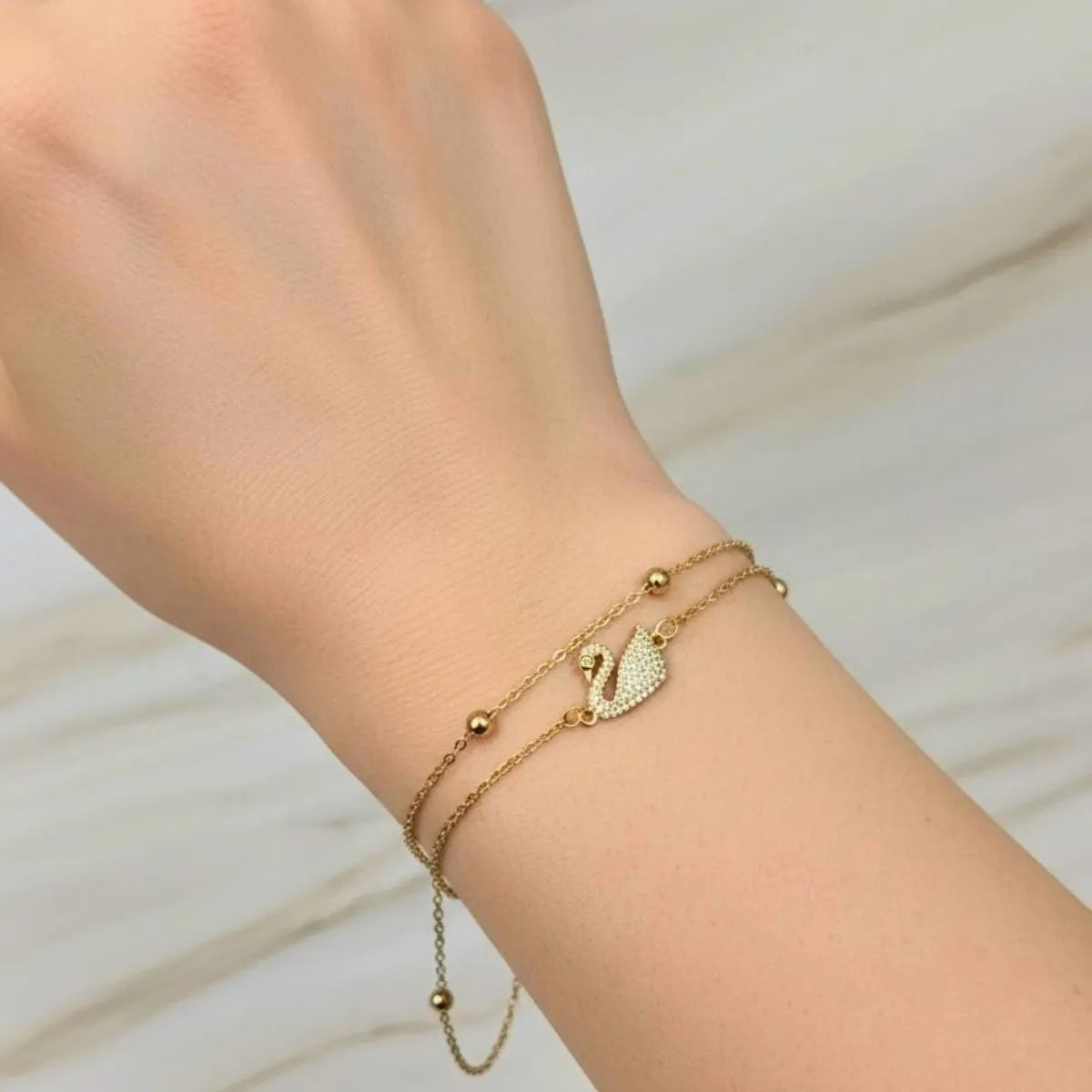 Luma Swan Chain