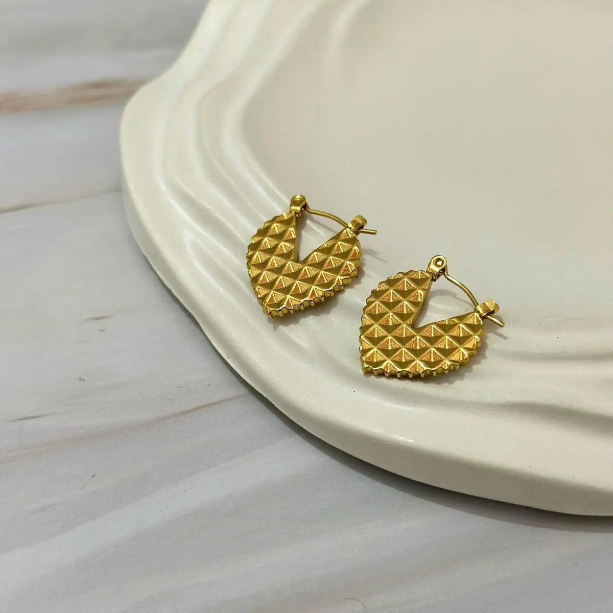 Oro Crest Hoops
