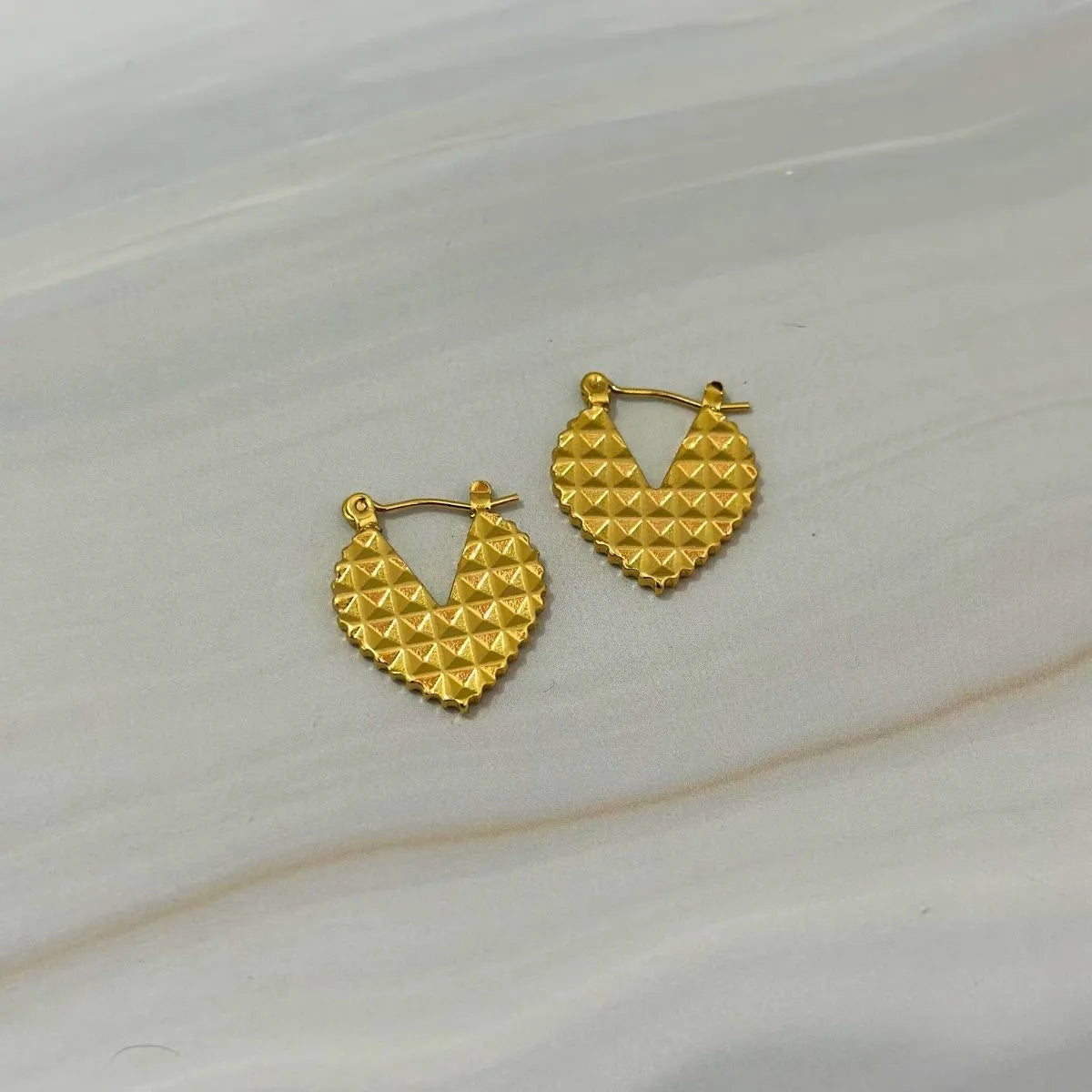 Oro Crest Hoops