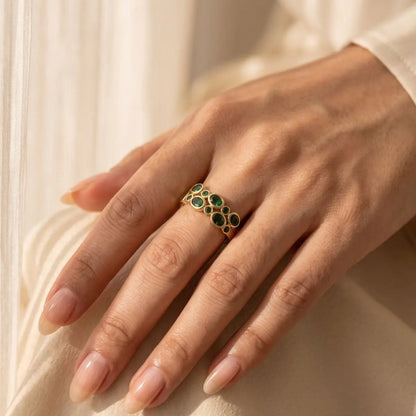Solenne Ring (Emerald Green)