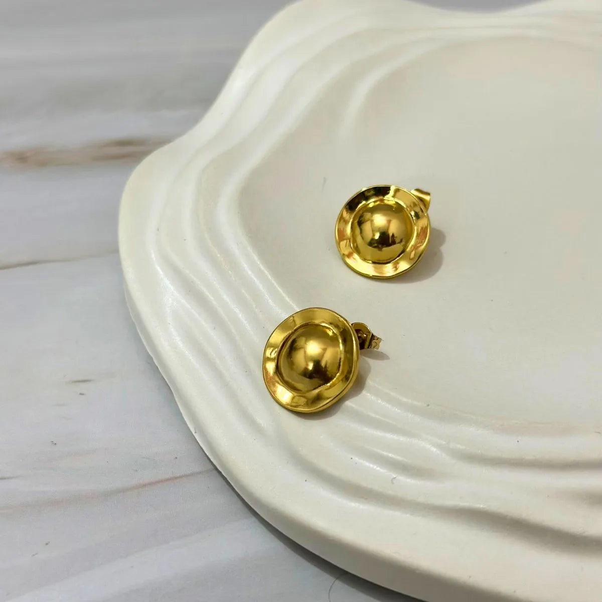 Aura Dome Studs