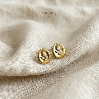 Daisy Muse Studs