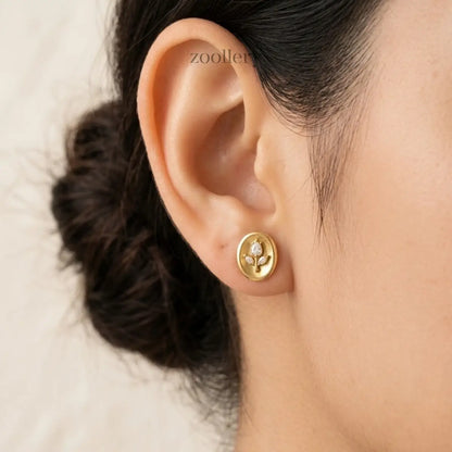 Daisy Muse Studs