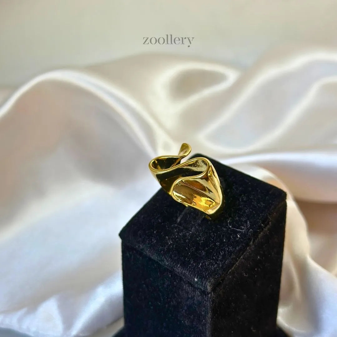 Abstract Luxe Ring