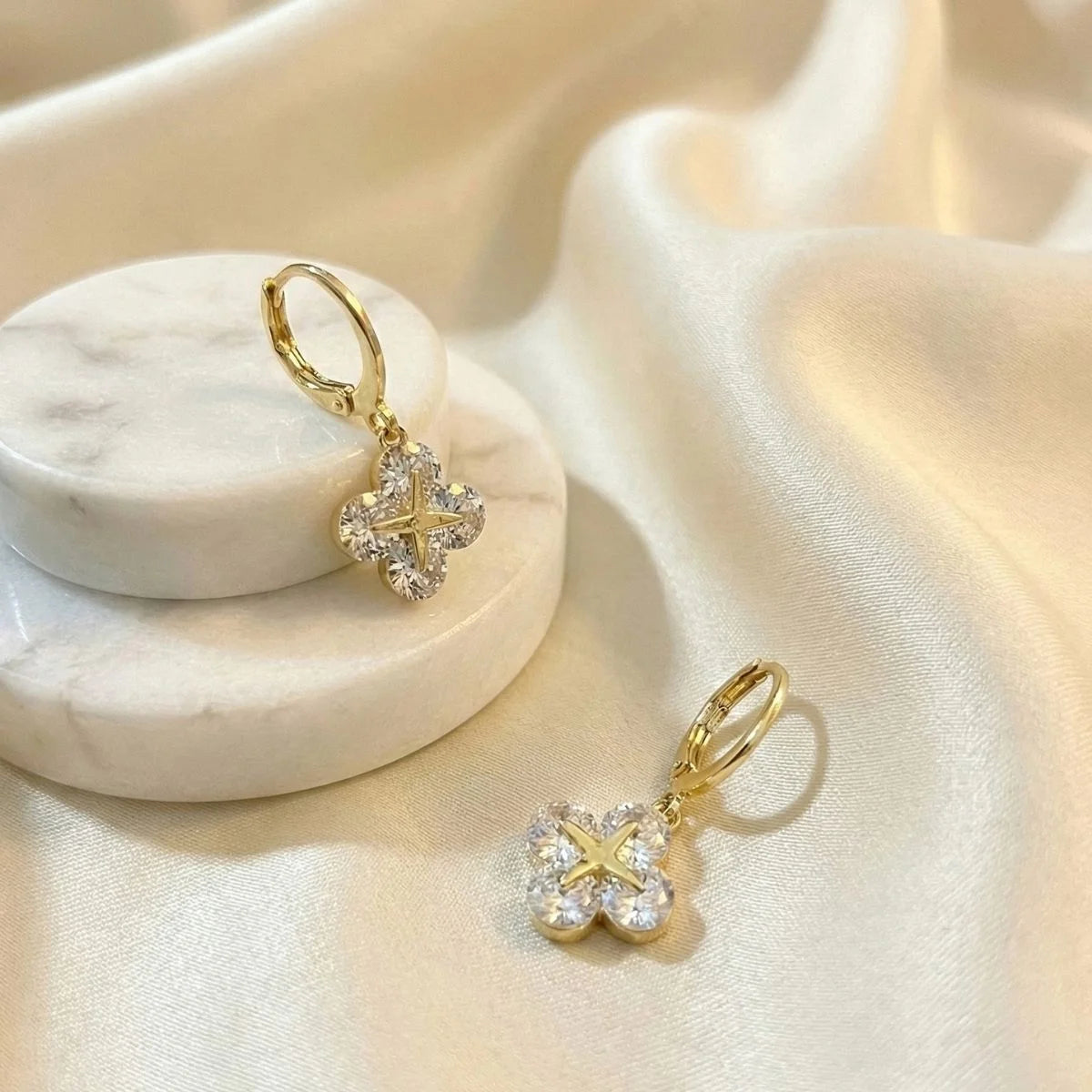 BlumeLite Earrings (Gold)