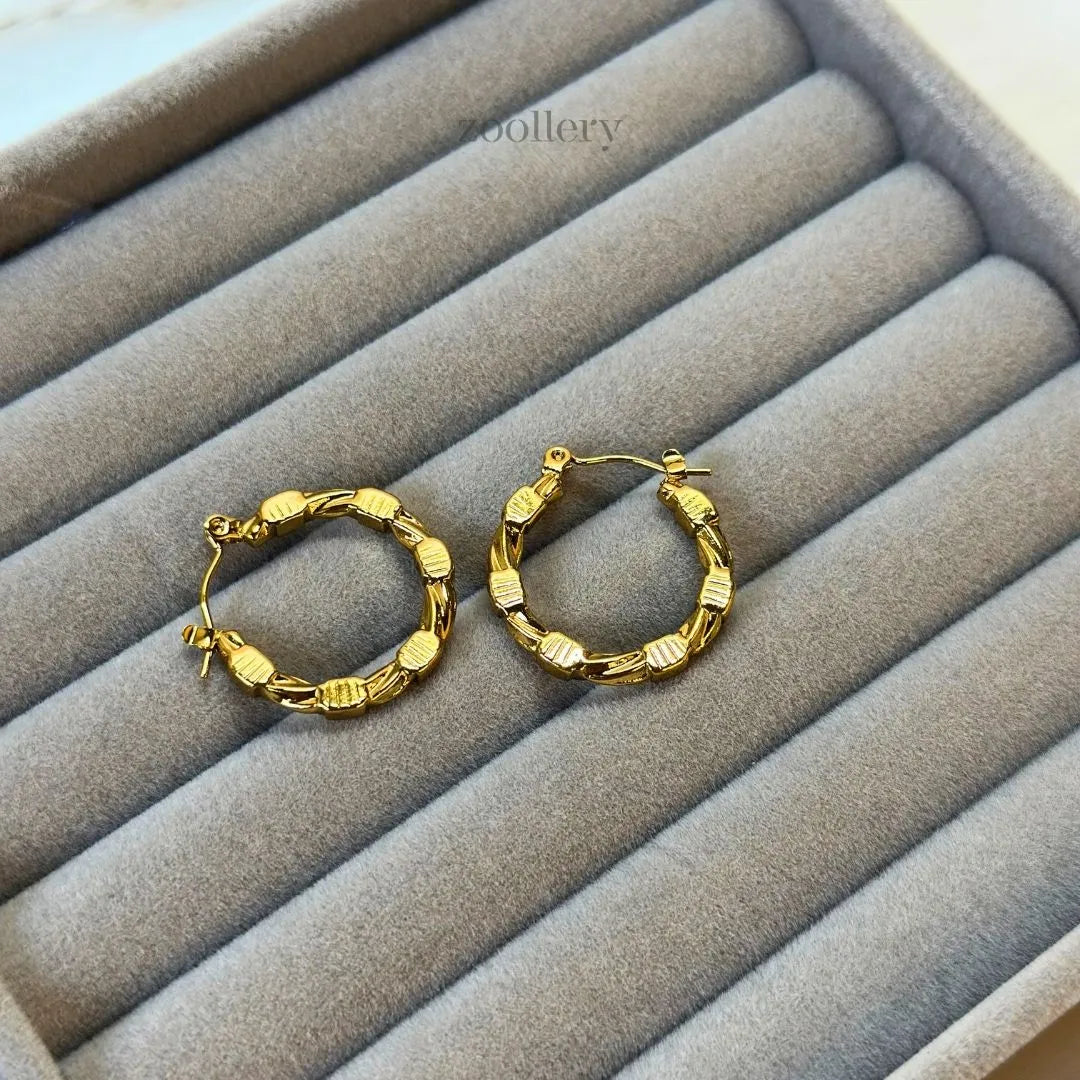 Dainty Loop Earrings