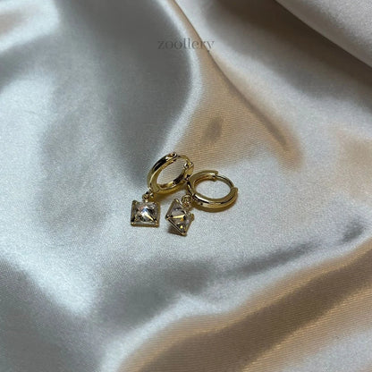 Crystal Dangle Earrings (Gold)