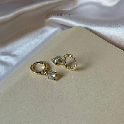 Crystal Dangle Earrings (Gold)