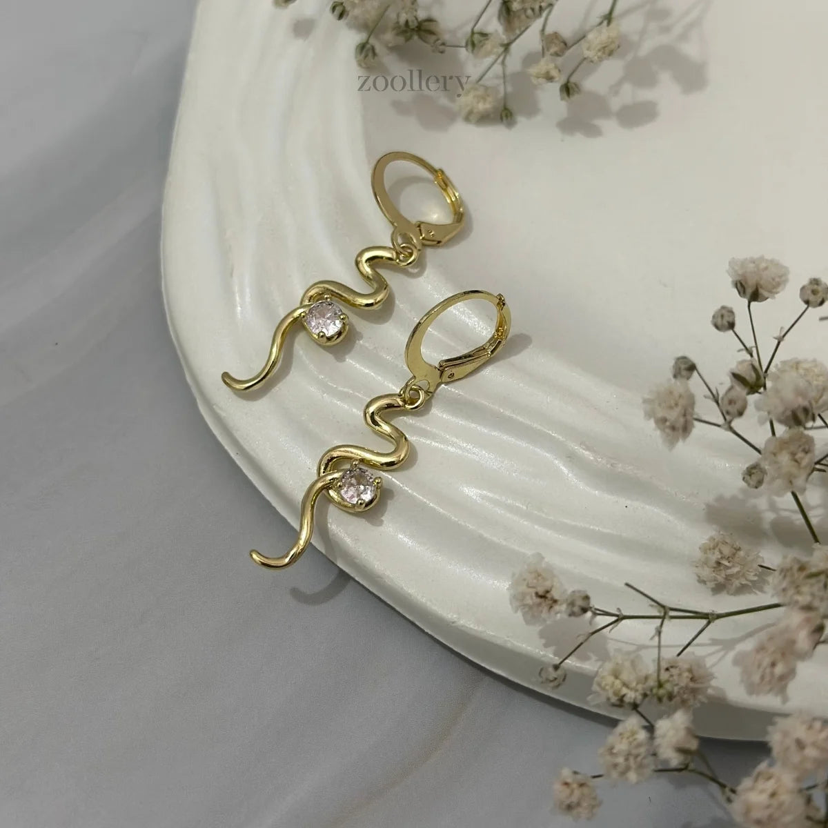 Swayline Earrings (Gold)