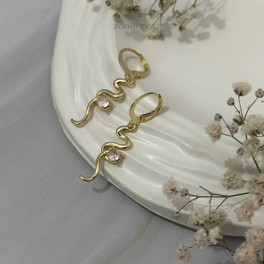 Swayline Earrings (Gold)