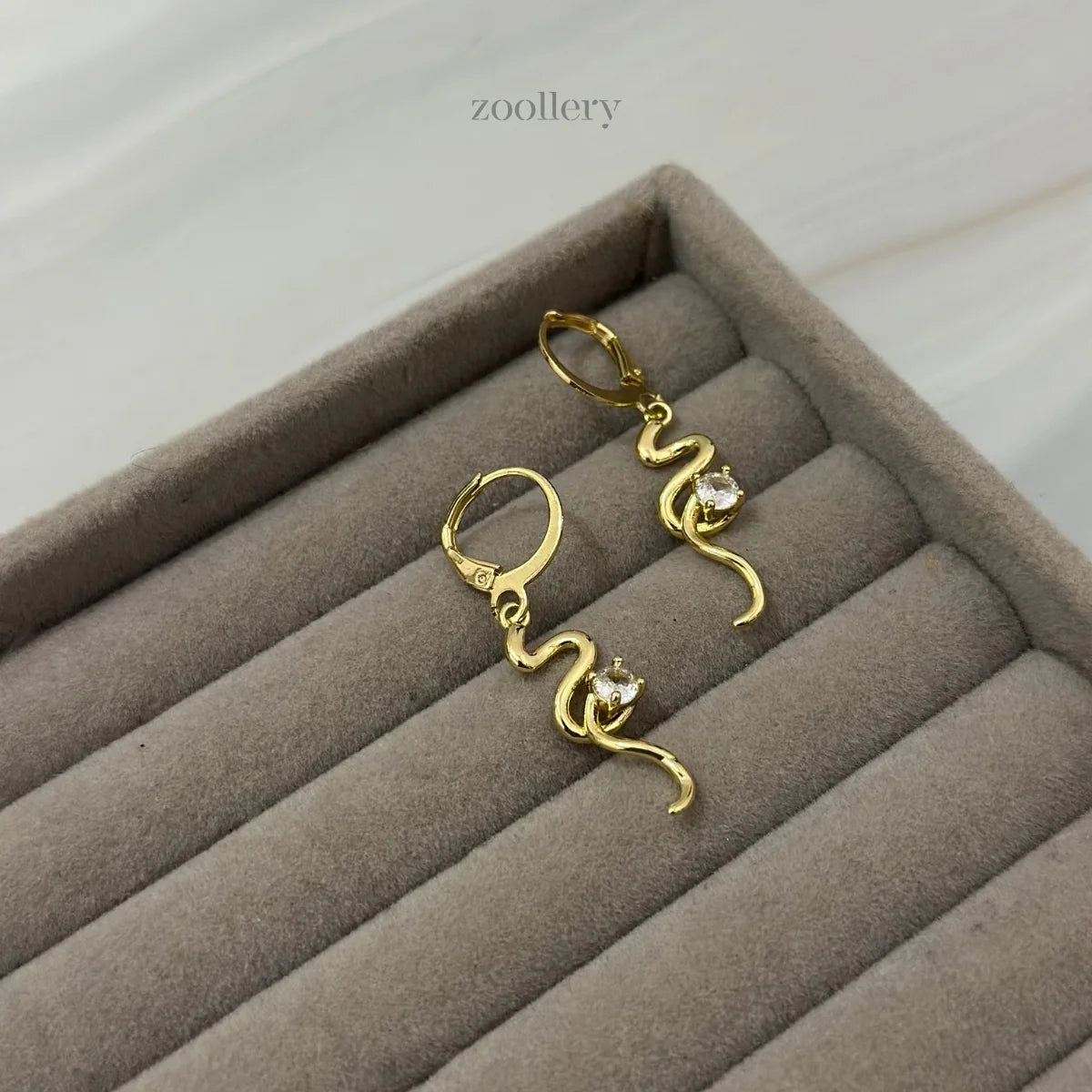 Swayline Earrings (Gold)