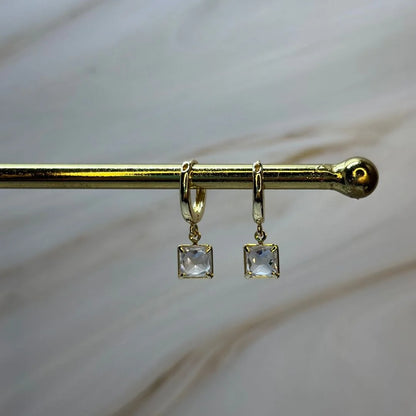 Crystal Dangle Earrings (Gold)