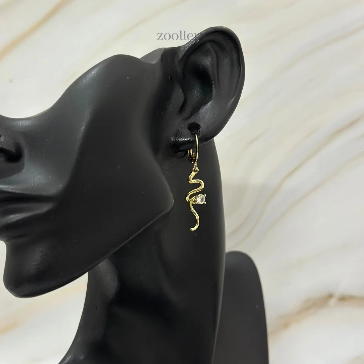Swayline Earrings (Gold)