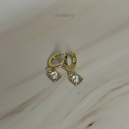 Crystal Dangle Earrings (Gold)