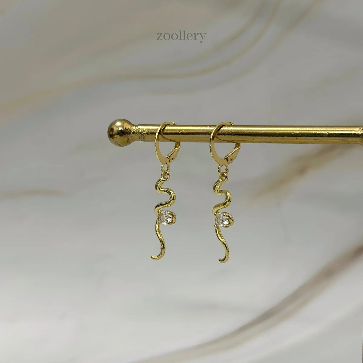 Swayline Earrings (Gold)