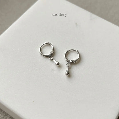 Minimal Drop Earrings (Silver)