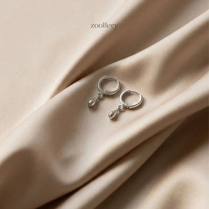 Minimal Drop Earrings (Silver)