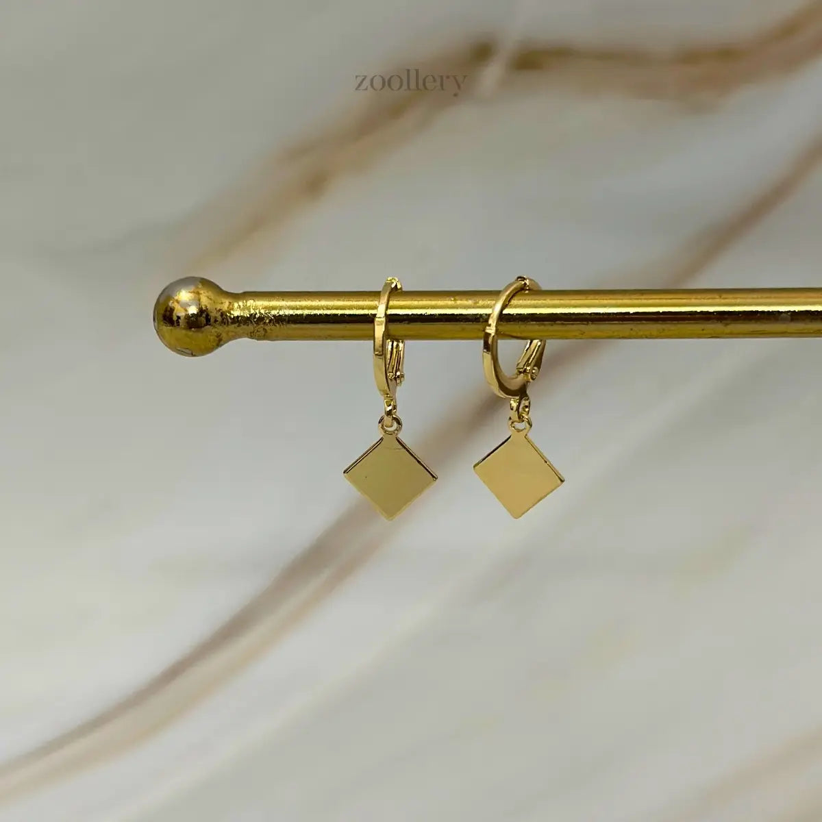 Golden Rhombus Drops