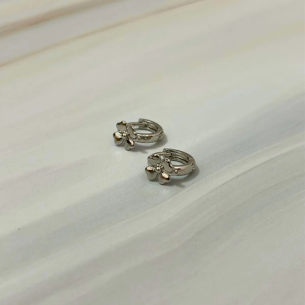 Silver Éclore Hoops