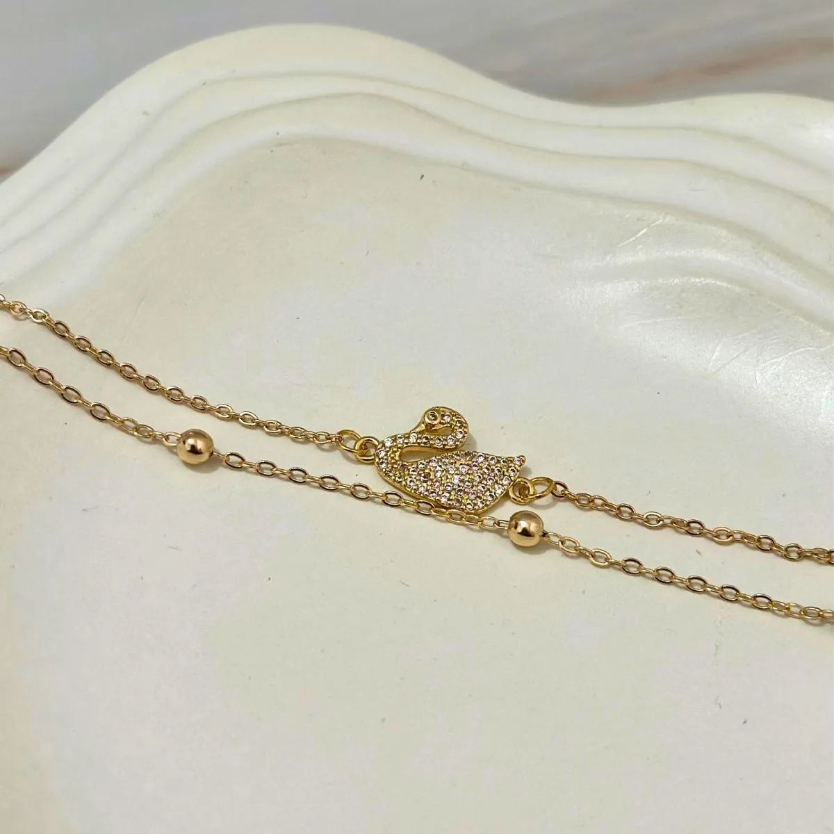 Luma Swan Chain