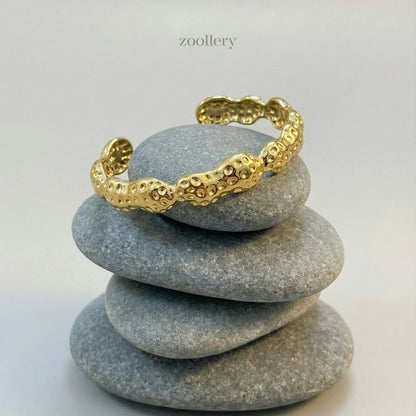 Terra Lux Cuff