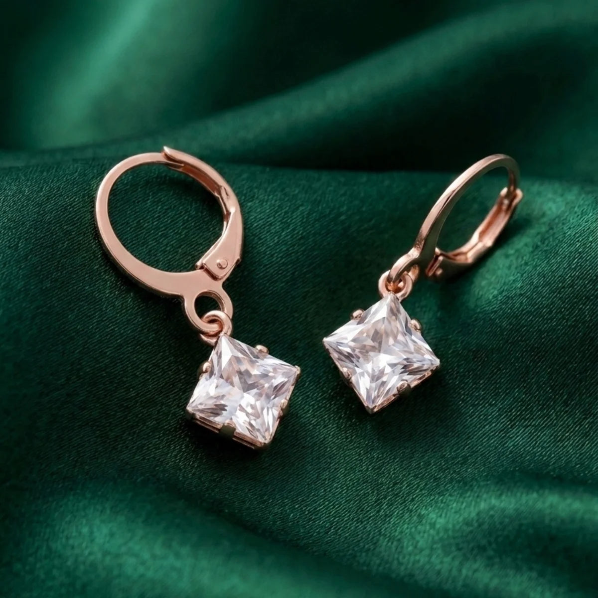 Glimmer Cube Charm (Rose Gold)