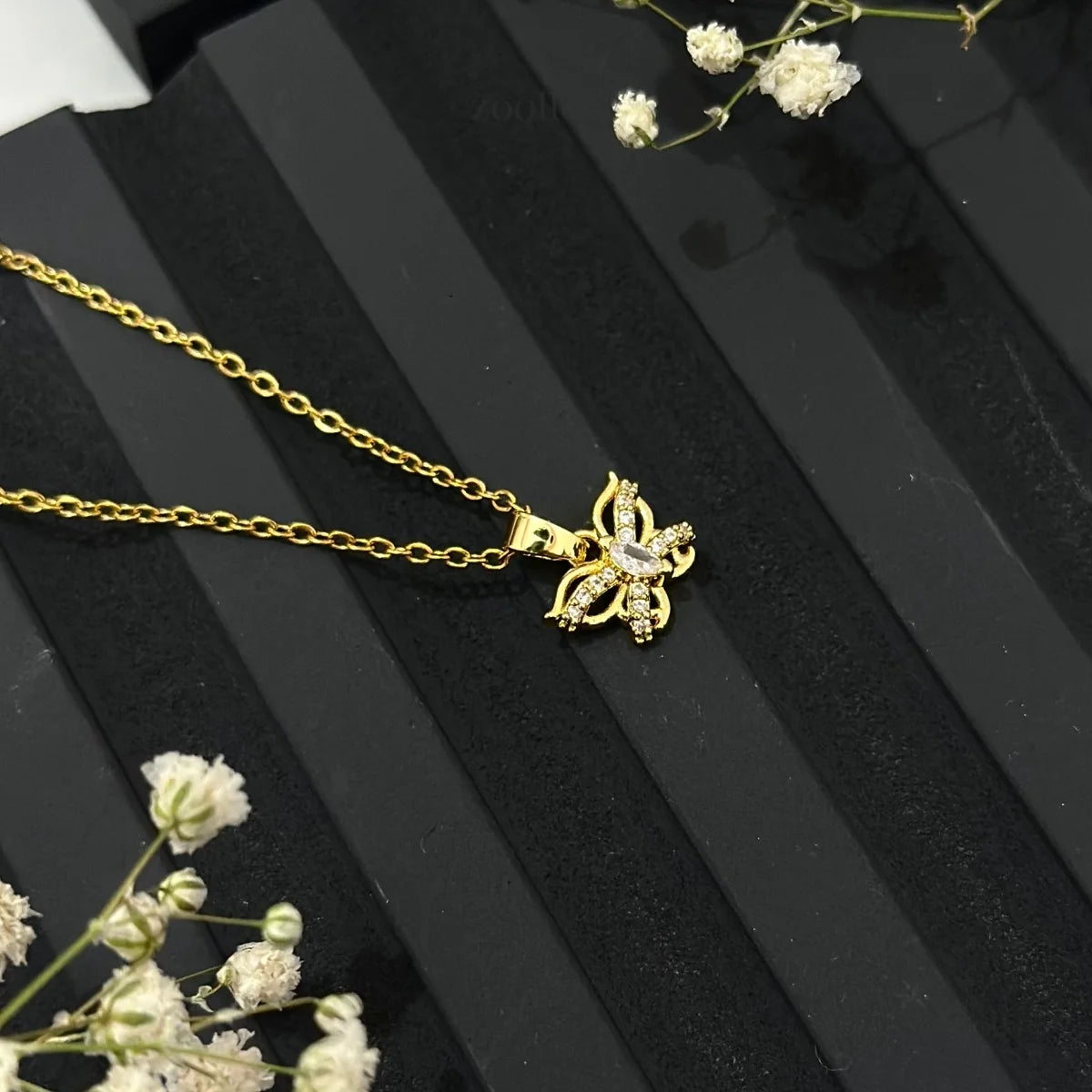 Dainty Wing Necklace