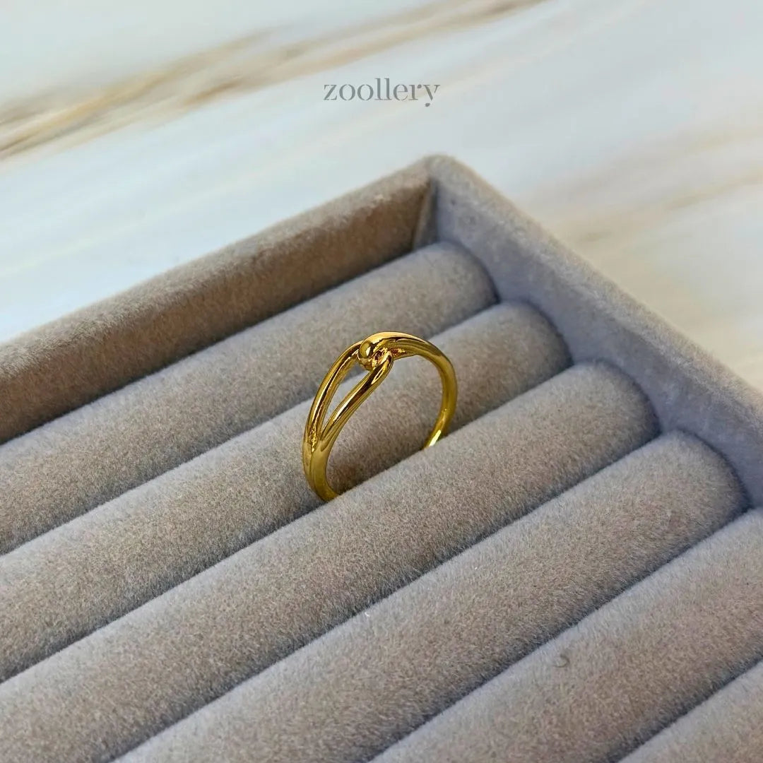 Ember Knot Ring