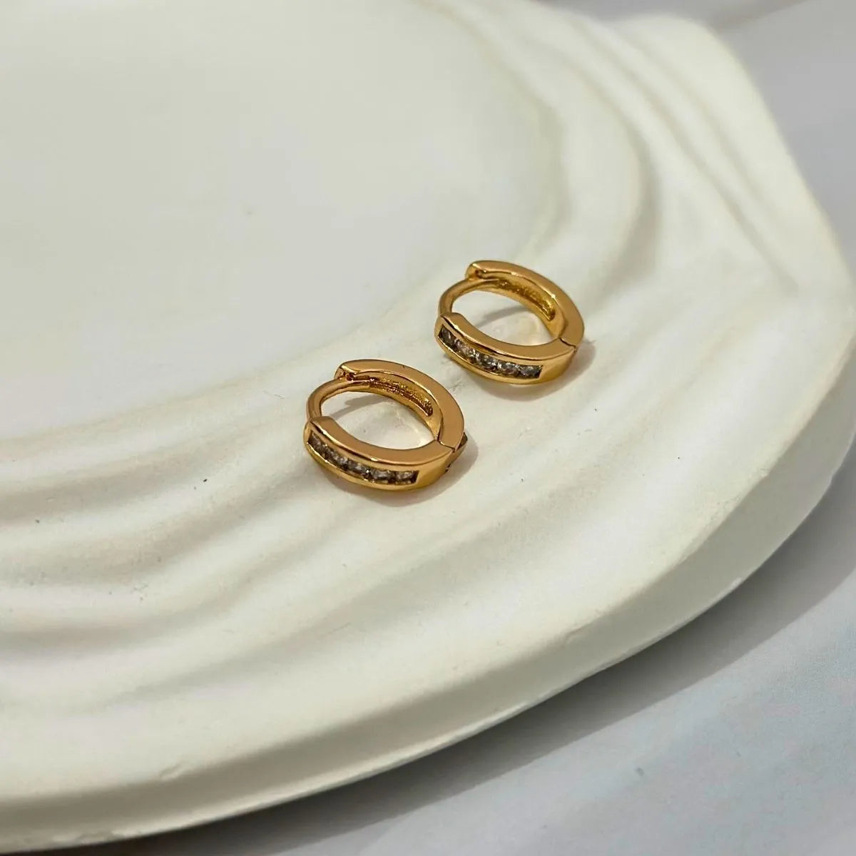Shine Bar Hoops (Champagne Gold)