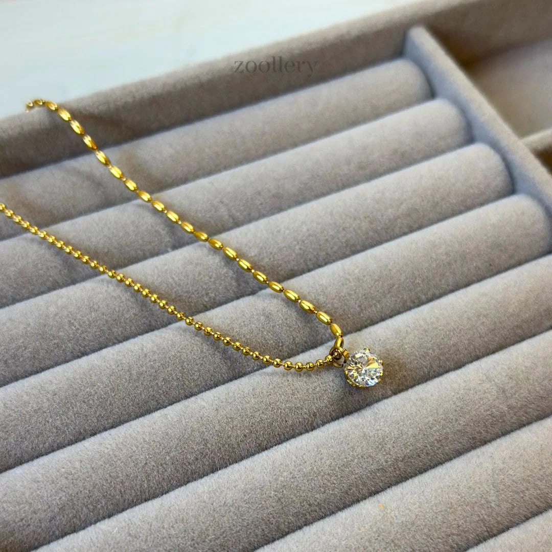 Solitaire Luxe Necklace