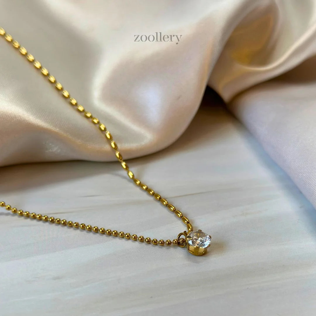 Solitaire Luxe Necklace