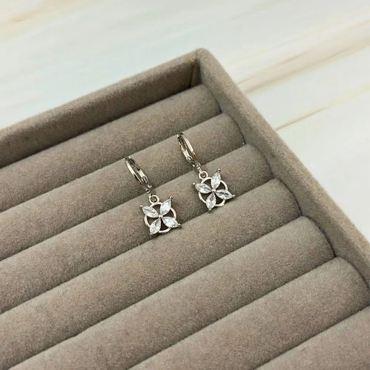 Dainty Petal Drops