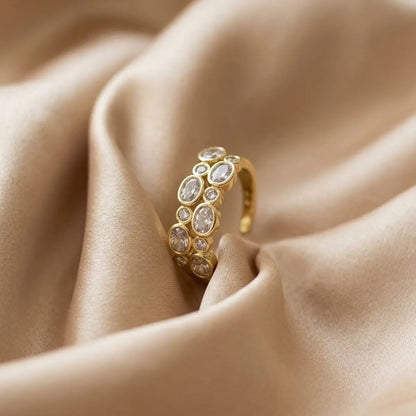Solenne Ring (Crystal White)
