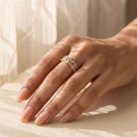 Solenne Ring (Crystal White)