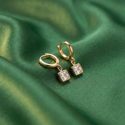 Crystal Dangle Earrings (Gold)