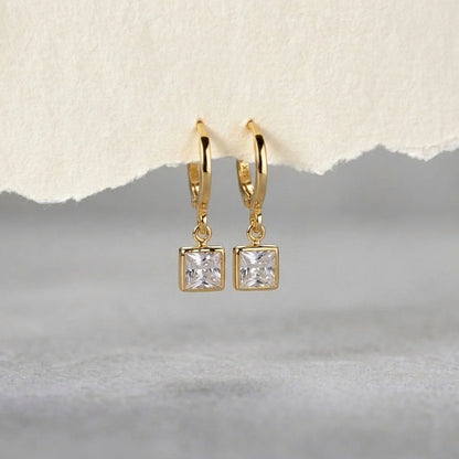 Crystal Dangle Earrings (Gold)